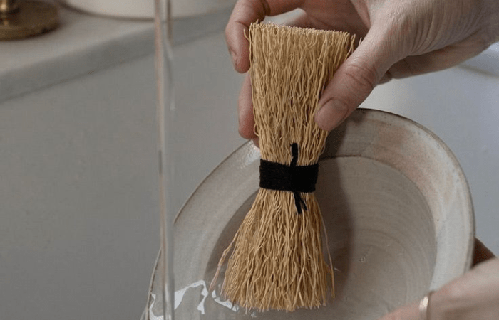 Scrubbing Away Plastic: The Benefits of Switching to Coconut Husk Scrubs - Brown Living™