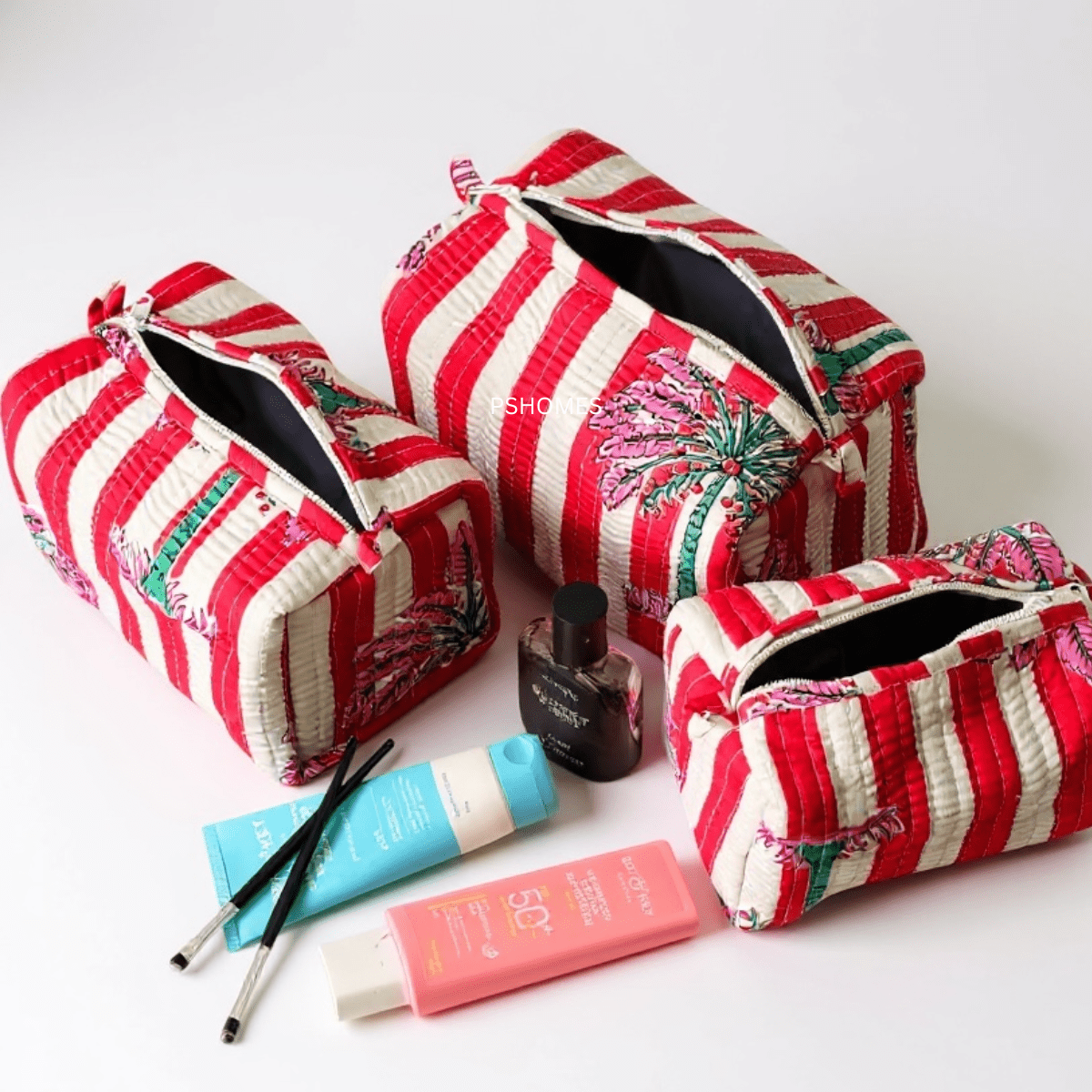 100% Cotton Quilted Travel Makeup Bag Set – Waterproof Thick Lining – Travel Organiser on Brown Living™. SKU: 3POUCH-CHEETAHWHITE. Img 4.