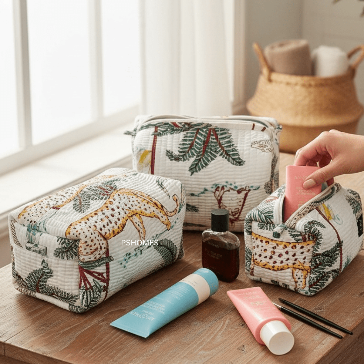 100% Cotton Quilted Travel Makeup Bag Set – Waterproof Thick Lining – Travel Organiser on Brown Living™. SKU: 3POUCH-CHEETAHWHITE. Img 2.