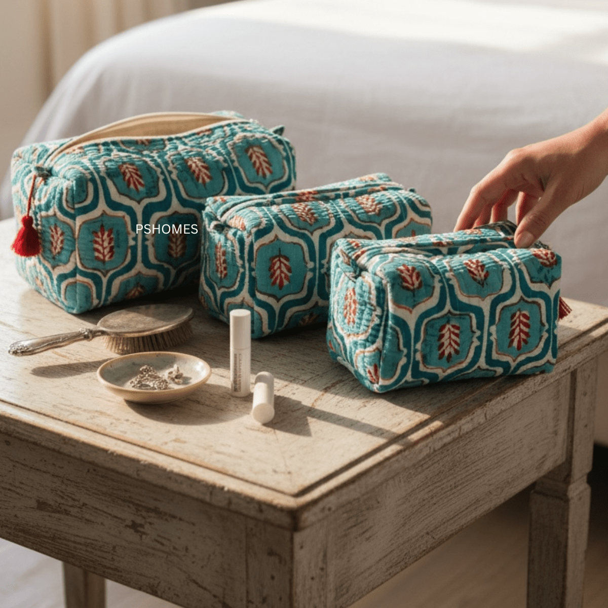 100% Cotton Quilted Travel Makeup Bag Set – Waterproof Thick Lining – Travel Organiser on Brown Living™. SKU: 3POUCH-HERITAGEGREEN. Img 12.