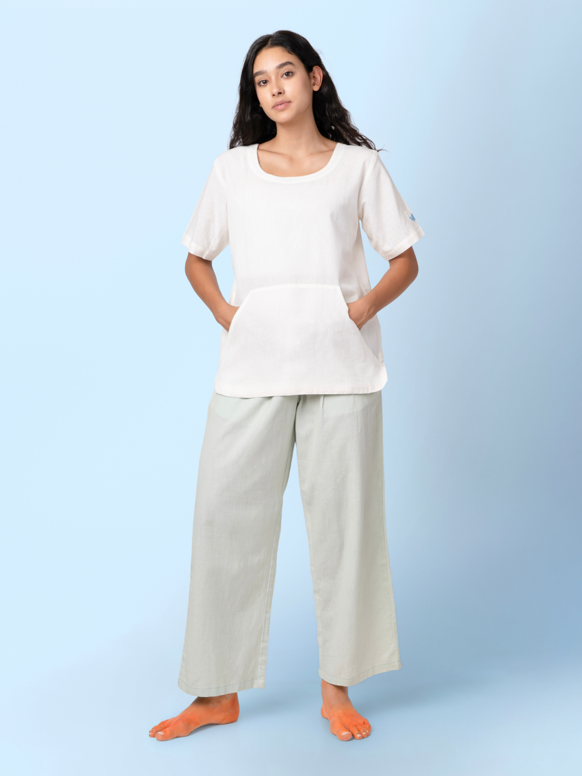 Skippy - Cotton Linen Round Neck T Shirt with Kangaroo Pockets