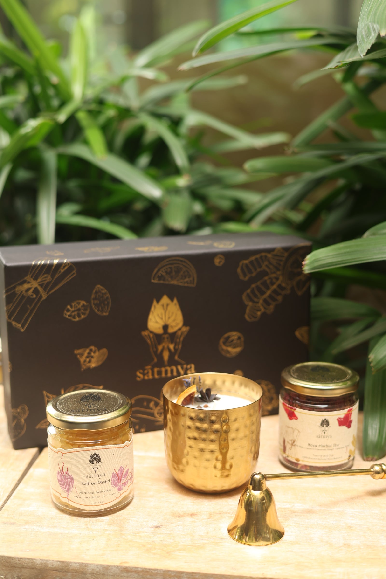 Sāntih Gift Box | Luxurious Wellness & Self-Care Gift Set