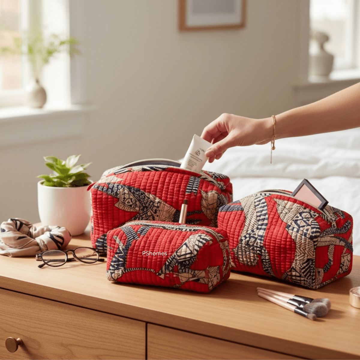 3PC 100% Cotton Quilted Travel Makeup Bag Set– Waterproof Thick Lining – Travel Organiser on Brown Living™. SKU: 3POUCH-REDCAT. Img 21.