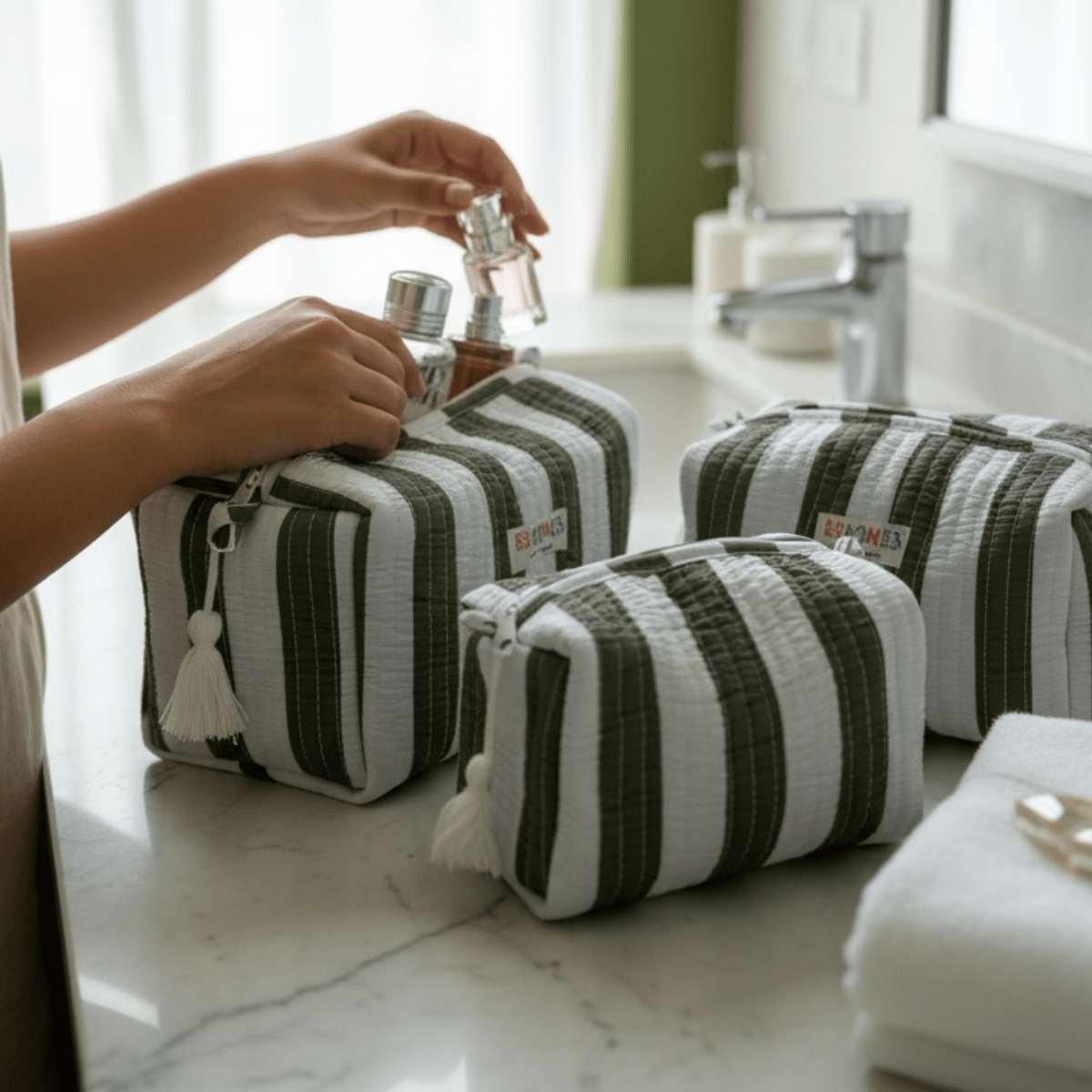 3PC Cotton Quilted Travel Makeup Bag Set Waterproof Lining – Travel Organiser on Brown Living™. SKU: PSHOMESG-1. Img 16.
