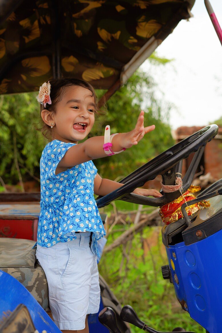 All of Me Top I Blue Floral Organic Cotton Top for Girls – Kids Tops on Brown Living™. SKU: ZGSFA. Img 2.