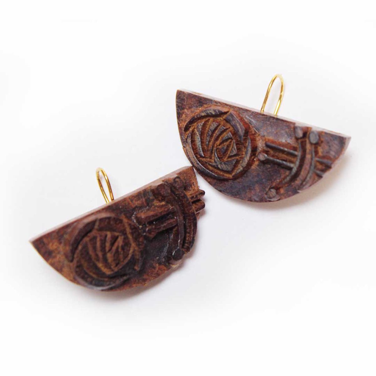 Anusham Rekh - Wooden Earring With Wood Block Carving – Jewellery on Brown Living™. SKU: UARKHWJER001. Img 1.