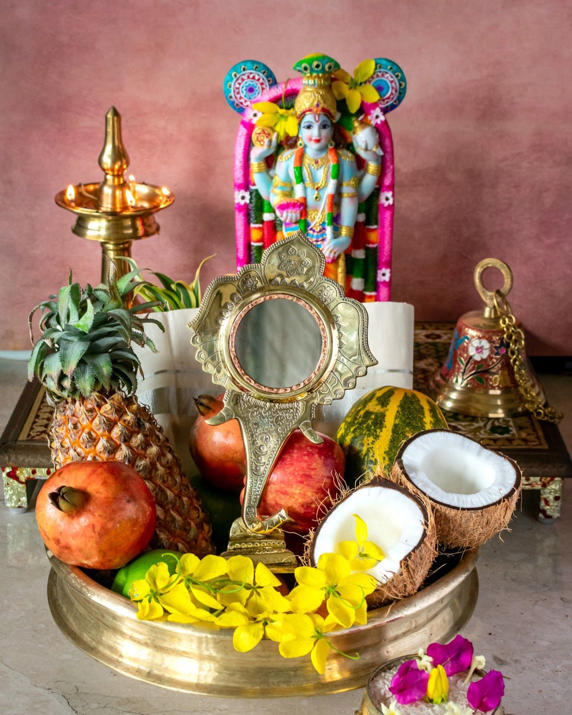 Aranmula Kannadi – Traditional Handcrafted Metal Mirror of Kerala – Home Decor on Brown Living™. SKU: ANTAKMAHHG. Img 15.