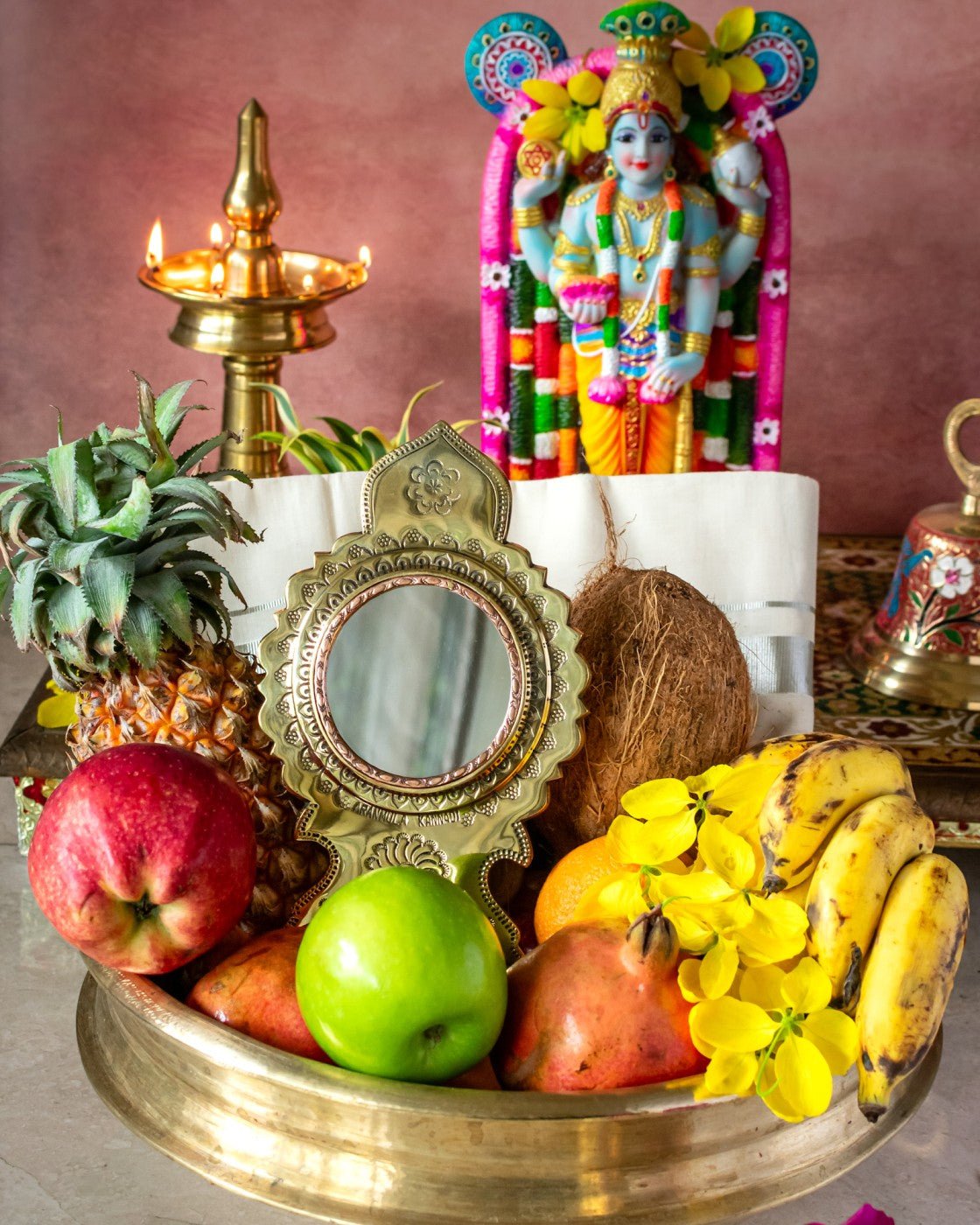 Aranmula Kannadi – Traditional Handcrafted Metal Mirror of Kerala – Home Decor on Brown Living™. SKU: ANTAKMKHHG. Img 5.