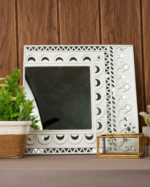 Artisanal Lippan Mirror – Handcrafted Mud & Mirror Wall Decor – Home & Garden on Brown Living™. SKU: ANTALMBHHG. Img 4.
