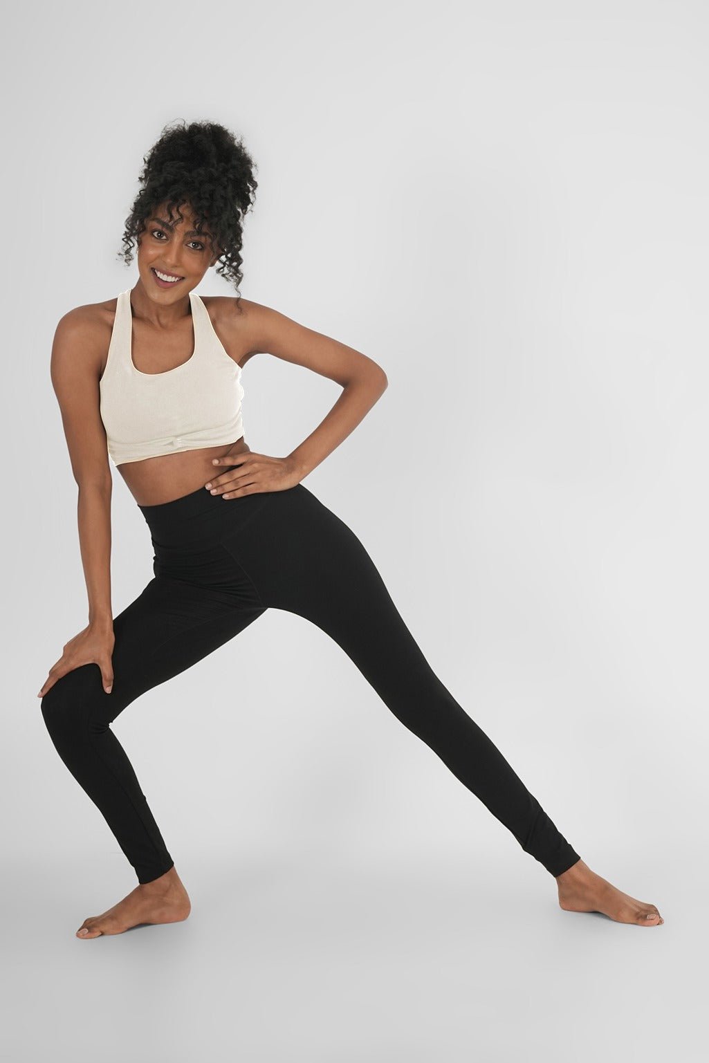 Ash Snug Fit Athletic Sports Bra – White | Seamless Support & Comfort – Womens Top on Brown Living™. SKU: ELASHWHTXS. Img 3.