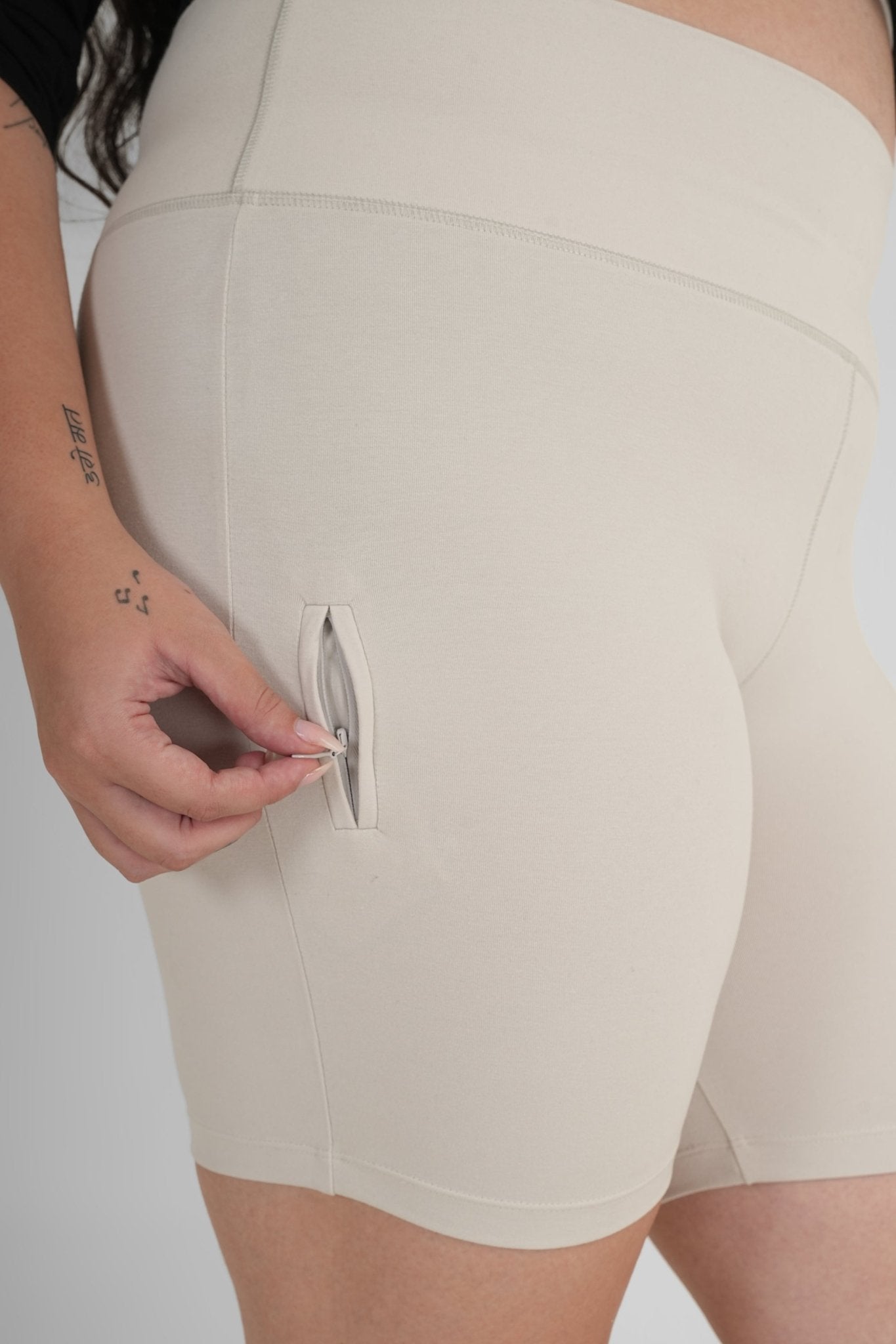 Ash White Co - ordinated Set | Elegant & Comfortable Women’s Activewear – Womens Co - Ord Sets on Brown Living™. SKU: ELASHCOWHXS. Img 8.