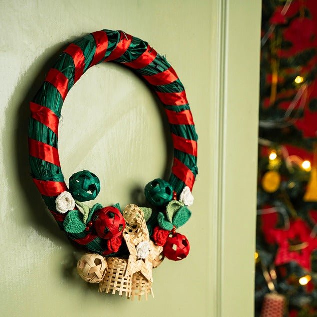 Bamboo Starry Wreath – Handcrafted Sustainable Christmas Decor – Home Decor on Brown Living™. SKU: BTDE-622. Img 2.