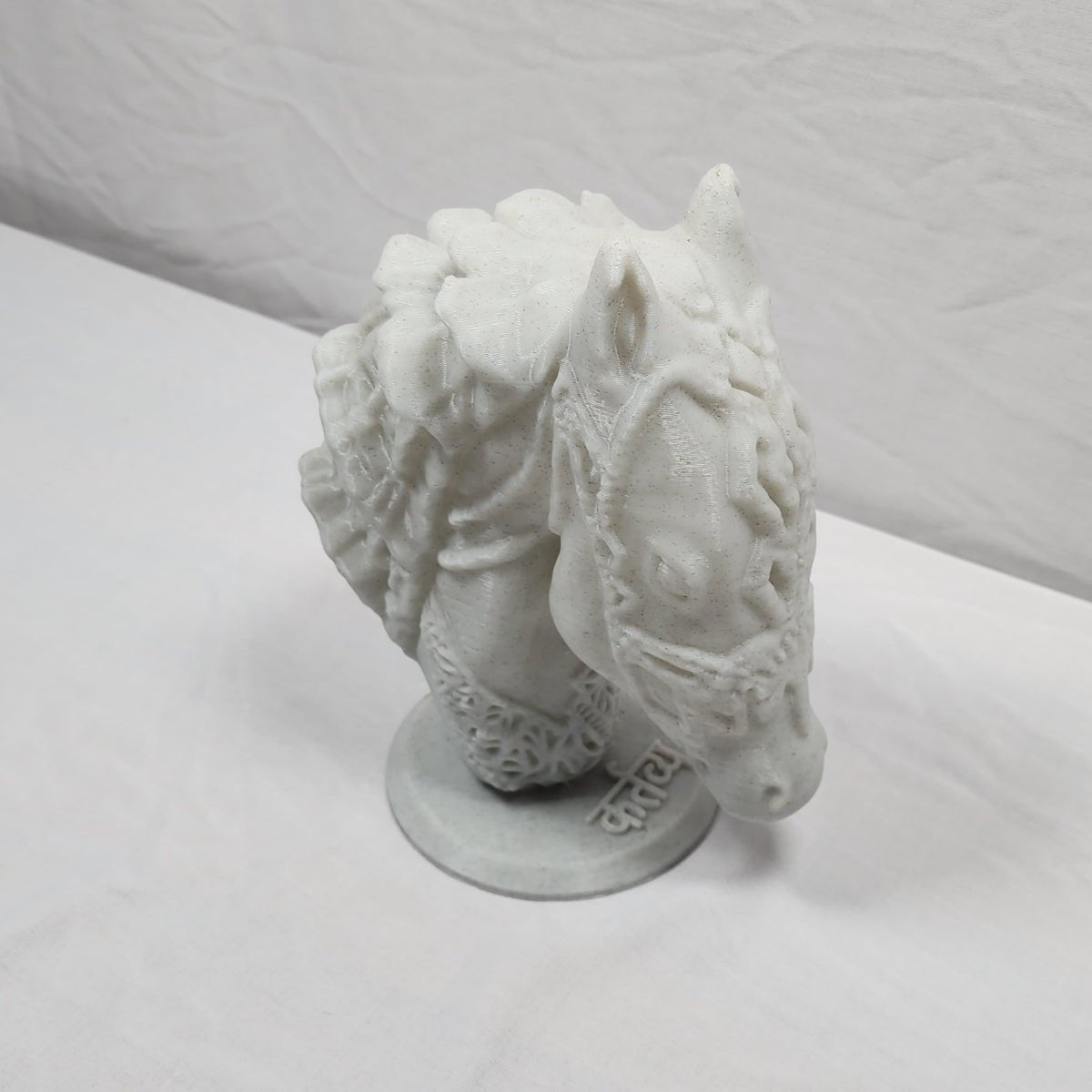 Bronco's Kartavya Plant - Based Marble White Sculpture – Home Decor on Brown Living™. SKU: BRKAEDPLMWA105. Img 3.