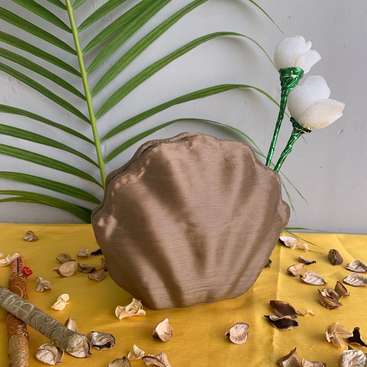 Centennial Mollusk Plant - Based Exotic Bronze Vase – Home Decor on Brown Living™. SKU: CEMOEDPLEBA085. Img 1.