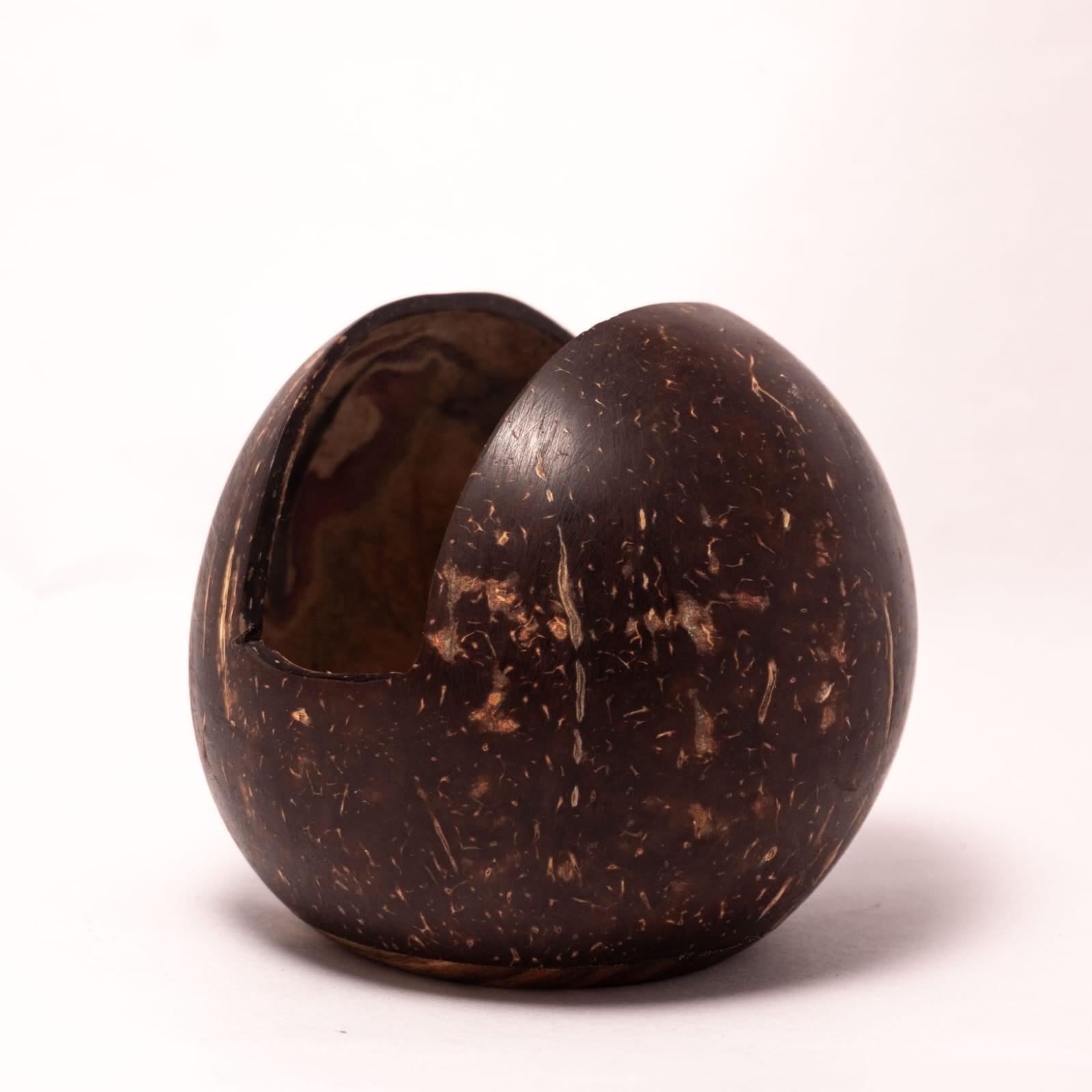 Coconut Shell Tissue Holder | Natural Handmade Tissue Dispenser – Home Decor on Brown Living™. SKU: EGTH01. Img 2.