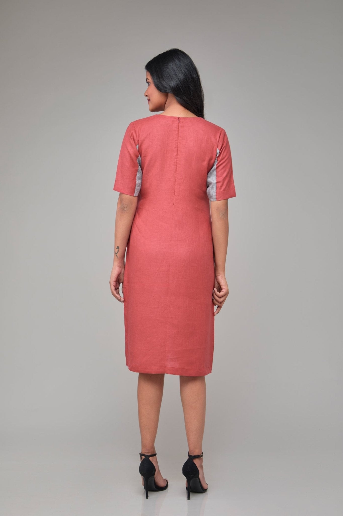 Contrast Half Sleeve Hemp Shift Dress For Women – Womens Dress on Brown Living™. SKU: GD03-TGY-S. Img 4.