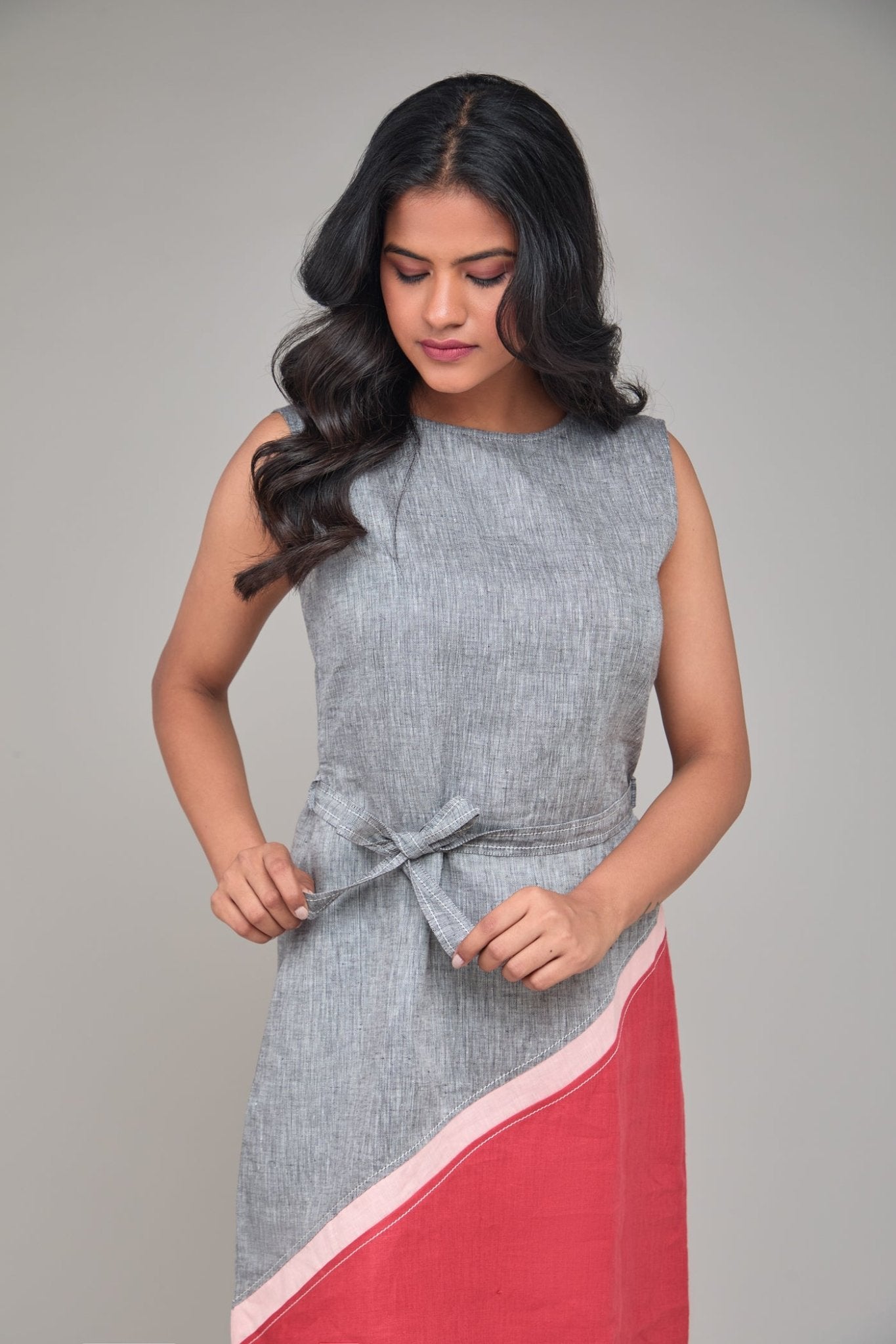 Contrast Sleeveless Hemp Shift Dress – Womens Dress on Brown Living™. SKU: GD08-TGYP-S. Img 4.