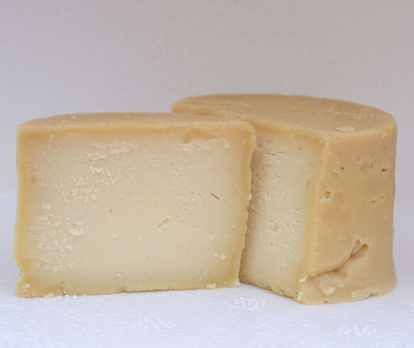 Creamy Original Wheel | Cultured Cashew Cheese with Silky Texture – Jams & Spreads on Brown Living™. SKU: HC04CO. Img 2.