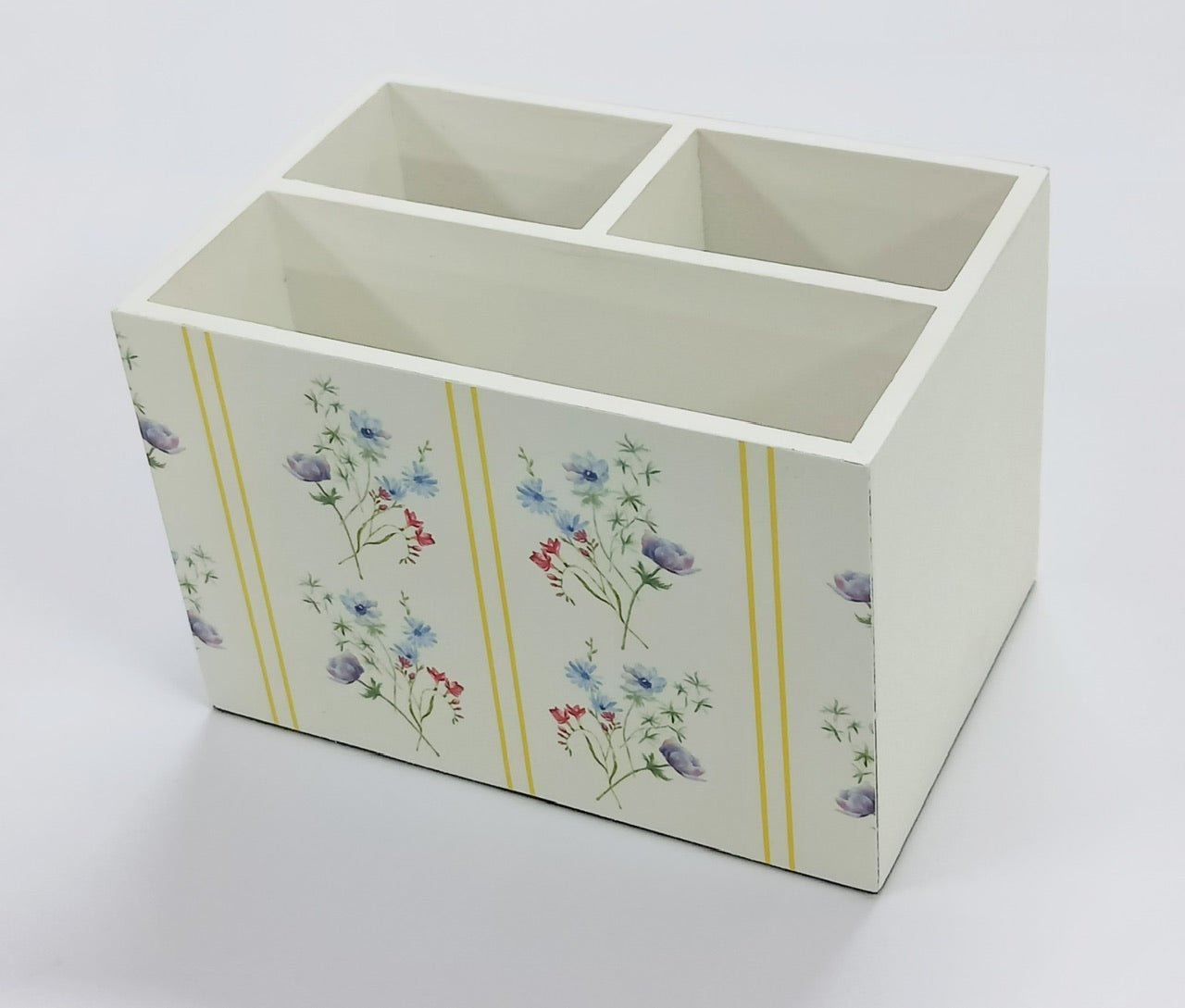 Cutlery Caddy – Home Decor on Brown Living™. SKU: CCF-SP25-1033. Img 4.