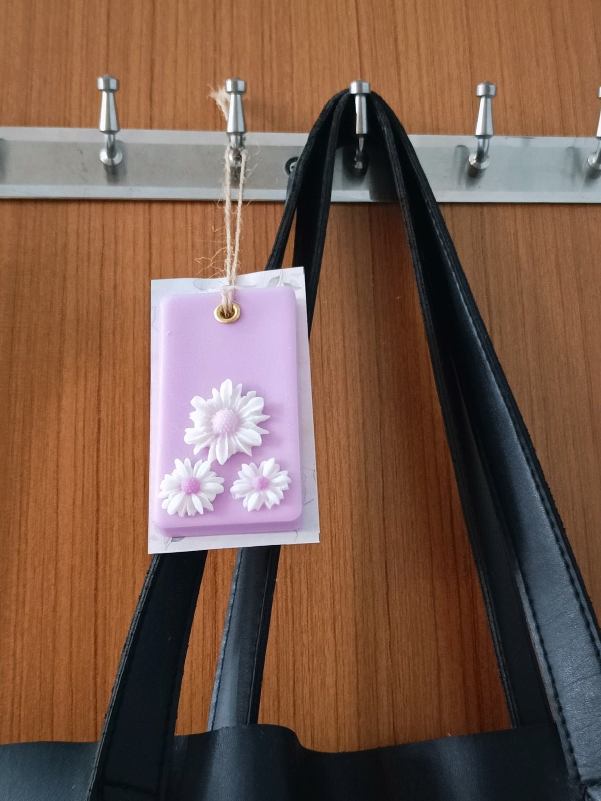 Daisy Scented Soywax Air Freshener Sachet - Daisy 42g – Candles & Fragrances on Brown Living™. SKU: CTC042D2513. Img 4.