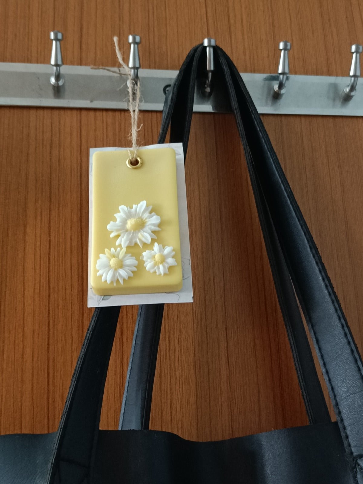 Daisy Scented Soywax Air Freshener Sachet - Daisy 42g – Candles & Fragrances on Brown Living™. SKU: CTC042D2513. Img 3.