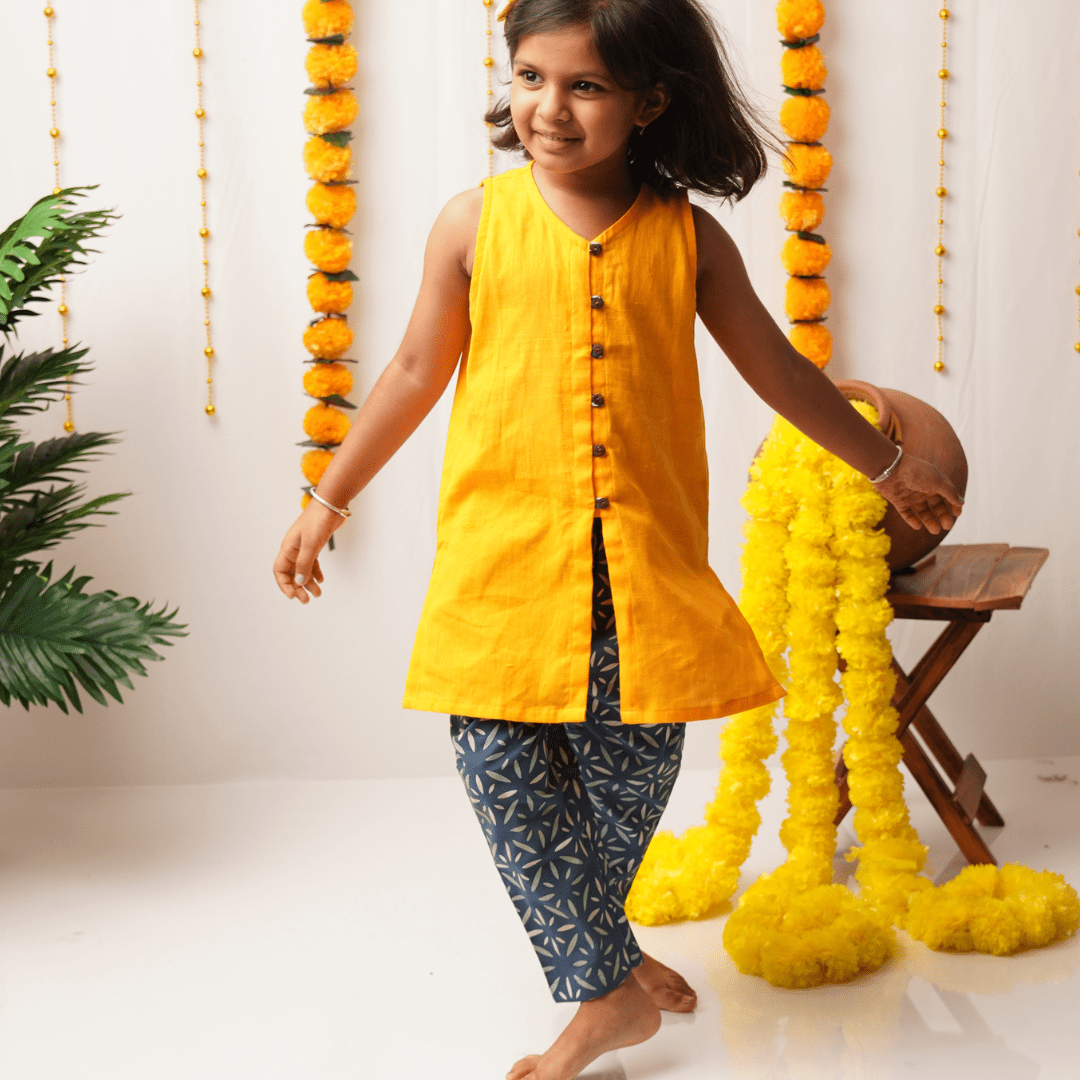 Gendaphool Kurta Pant Set for girls – Kids Ethnic Sets on Brown Living™. SKU: SK-12N. Img 6.
