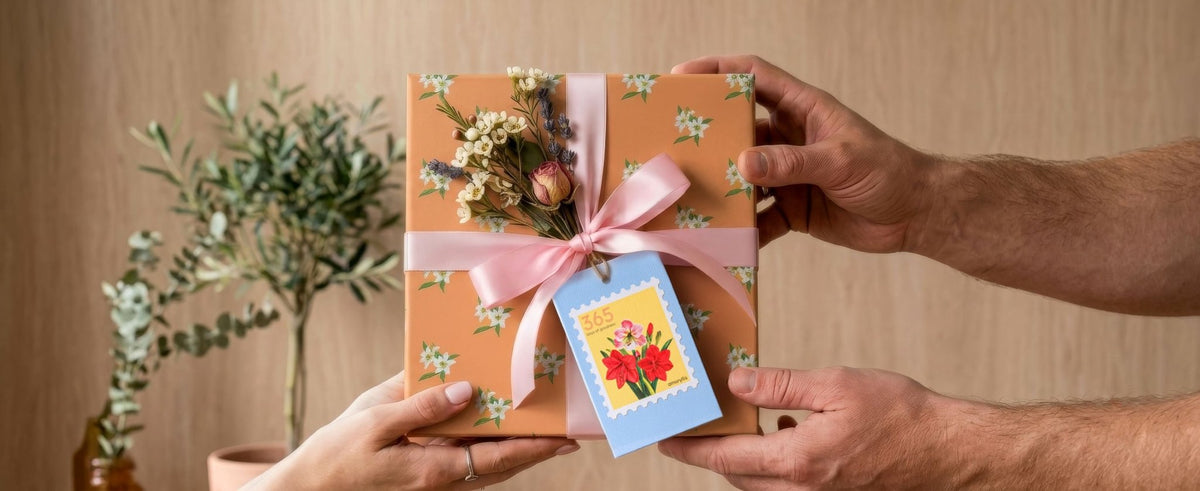 Gift tags | Notelets | Set of 20 – Gift Tags & Labels on Brown Living™. SKU: NT01. Img 16.
