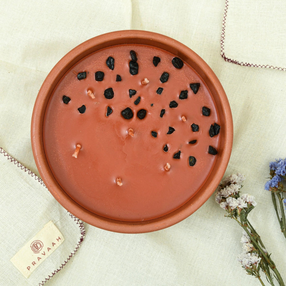 Gilli Mitti Candle | Smells Like Rain | Soy wax – Candles & Fragrances by Pravaah India available on Brown Living™. 7 Wick . SKU: CAN008_7wick. Img 8.