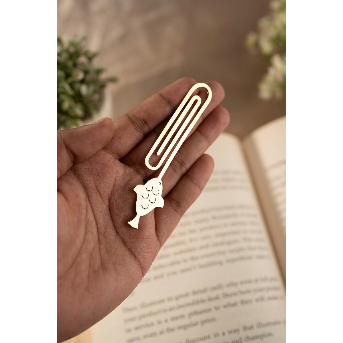 Gold Metal Bookmark | Elegant Slim Page Marker – Bookmarks on Brown Living™. SKU: ANTMBGSLAG. Img 3.