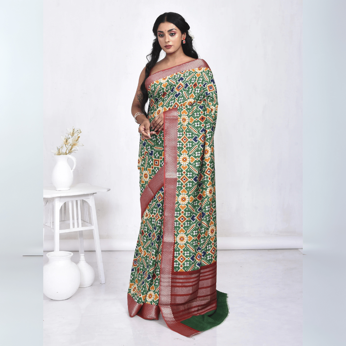 Green Patola Design Linen Silk Saree – Womens Saree on Brown Living™. SKU: STRLINSAR20. Img 9.