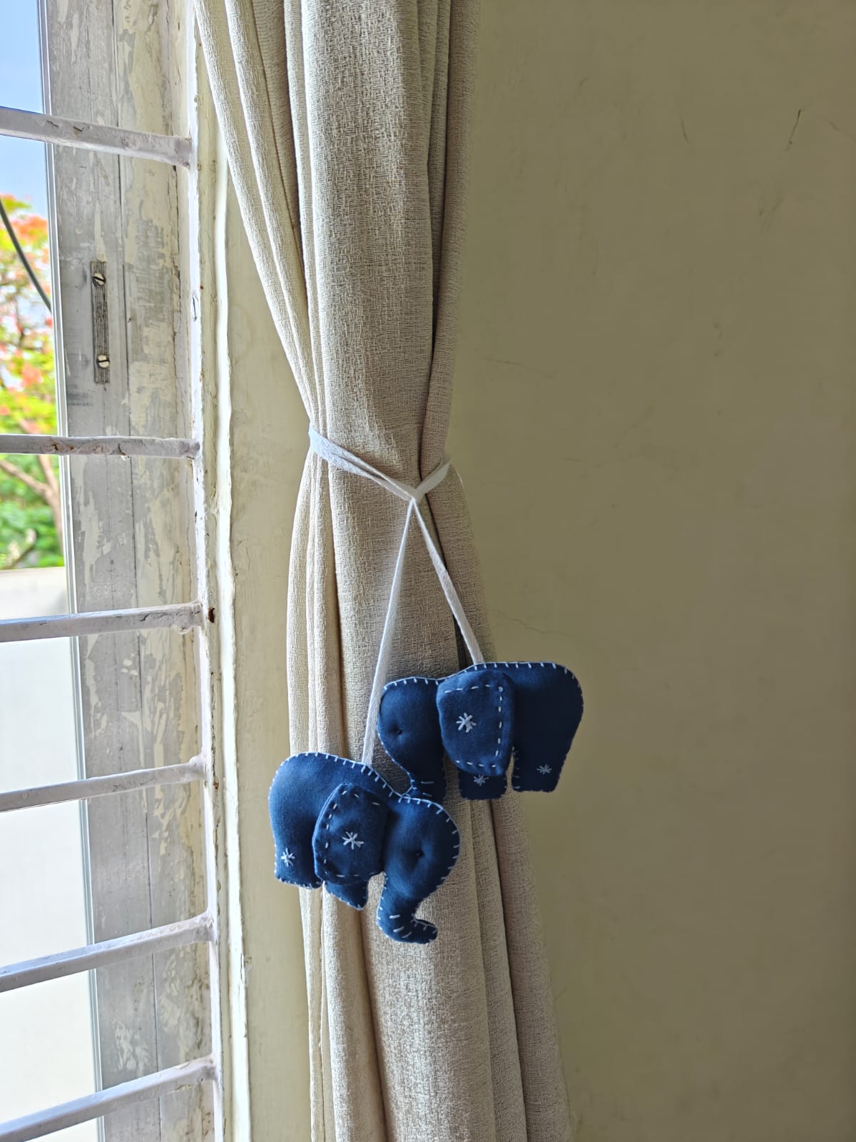 Haathi Elephant-Shaped Curtain Tieback for Home Decor – Curtain Holdbacks & Tassels on Brown Living™. SKU: BO01. Img 2.