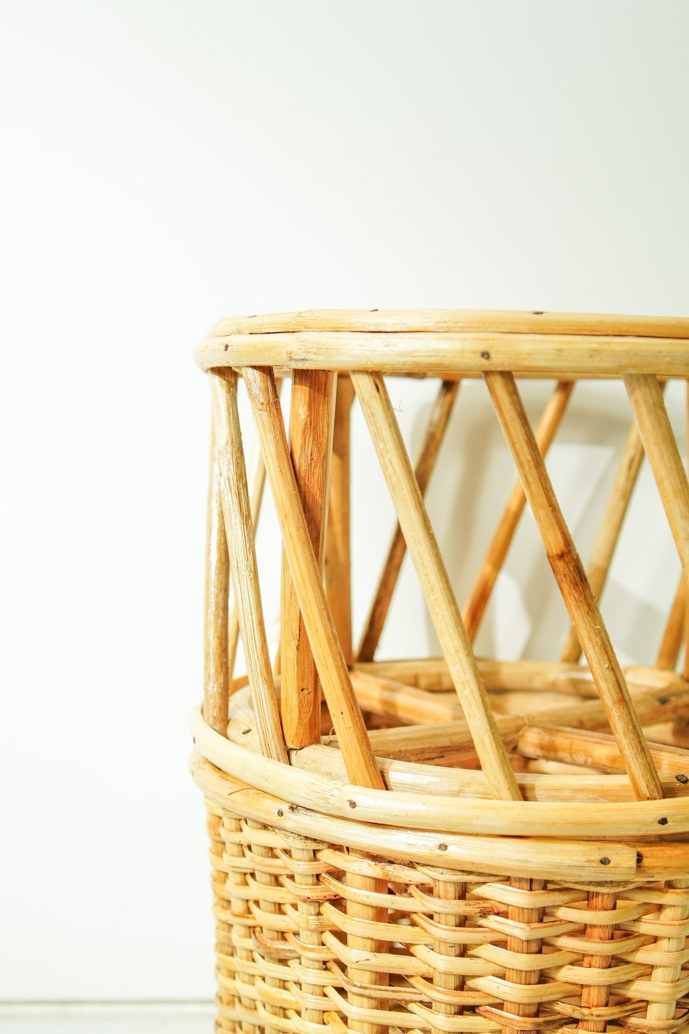 Half 'n' Half Planter Stand | Modern Two - Tone Plant Holder – Home & Garden on Brown Living™. SKU: SYMPS002. Img 5.