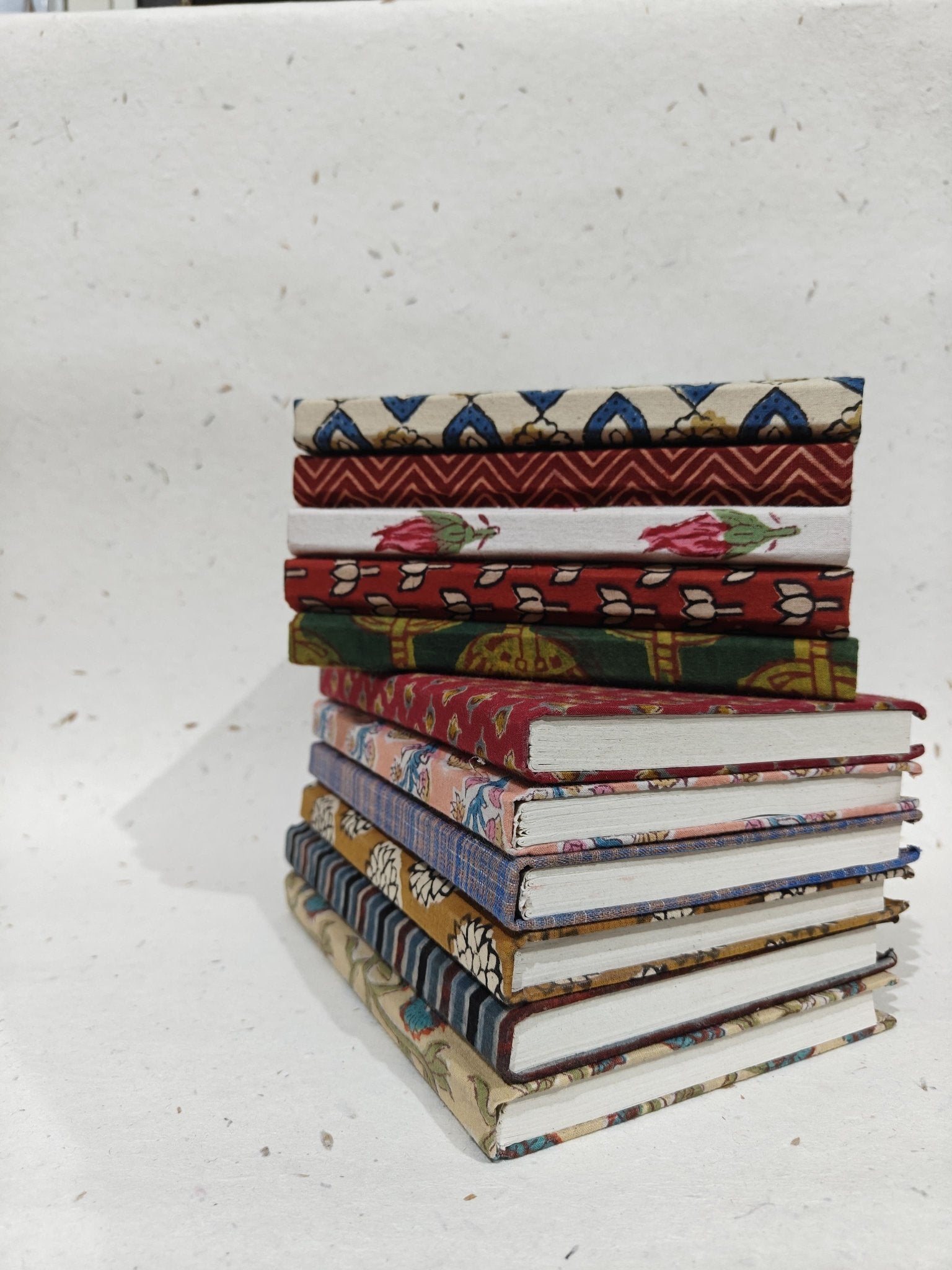 Handcrafted Diaries | Granthika | 7x5 Inch Handmade Notebook – Notebooks & Notepads on Brown Living™. SKU: VDI75007. Img 2.
