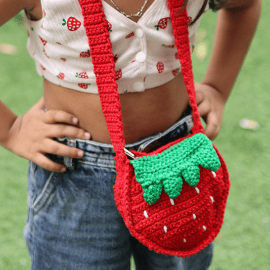 Handmade Strawberry Crochet Bag – Kids Bags on Brown Living™. SKU: SARKID09. Img 2.