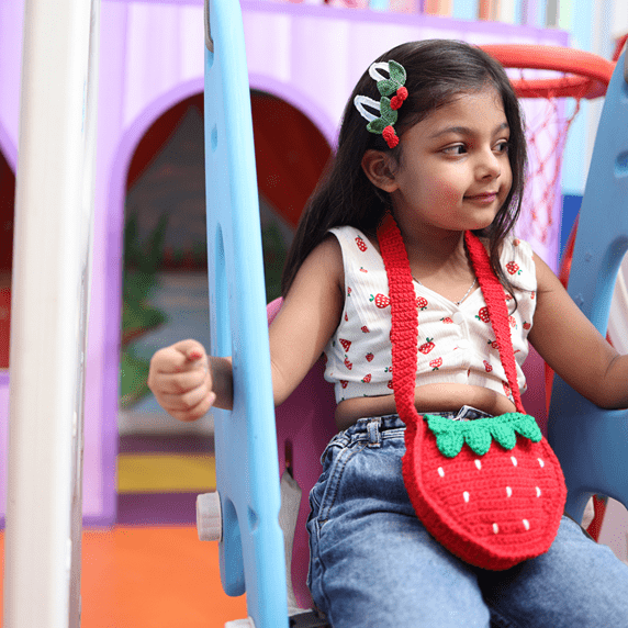 Handmade Strawberry Crochet Bag – Kids Bags on Brown Living™. SKU: SARKID09. Img 4.