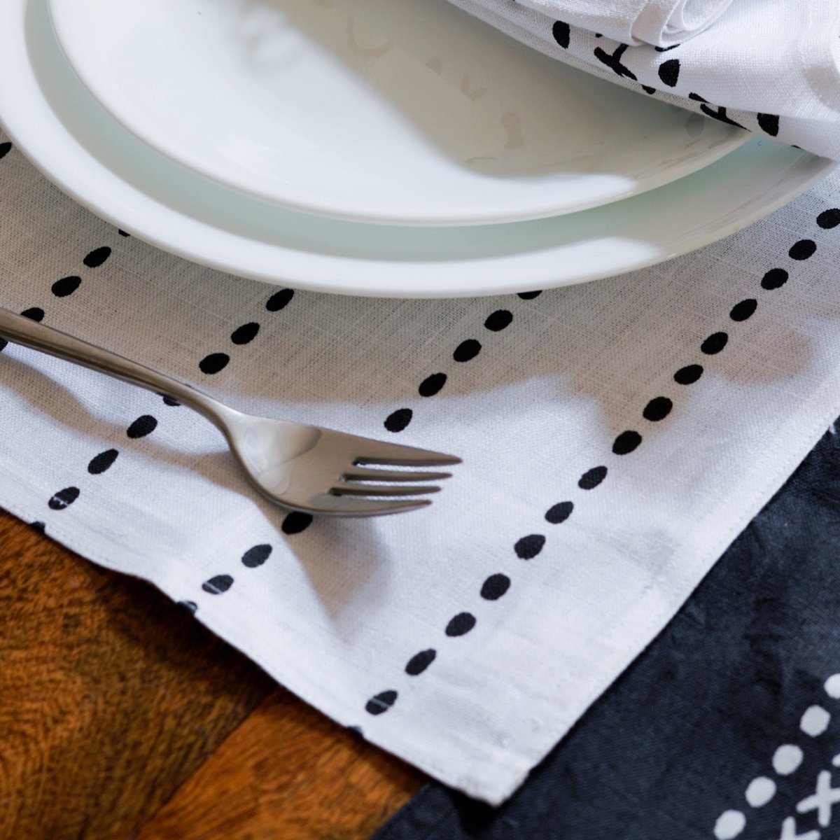 Himadri Hemp Fabric Premium Table Linen Set – Gift Giving by Pravaah India available on Brown Living™. 4 . SKU: PRA031_TLS_4. Img 2.