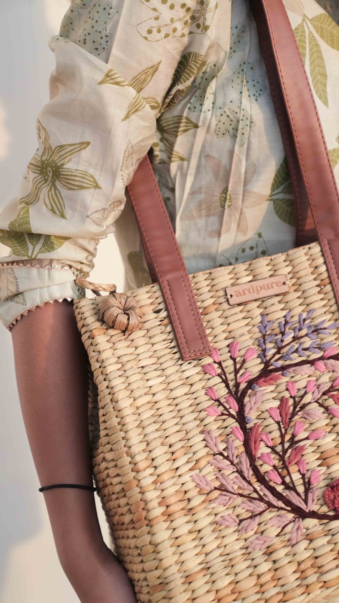 Kauna Embroidery Picnic Bag | Handwoven Natural & Stylish Bag – Womens Handbag on Brown Living™. SKU: 445KD. Img 2.