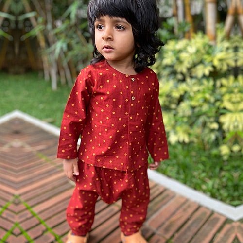 Kids Unisex Organic Cotton Madder Raidana Print Kurta and Pants – Kids Daywear Sets on Brown Living™. SKU: RAI - RED - KURPJ - 69 - 0322. Img 2.