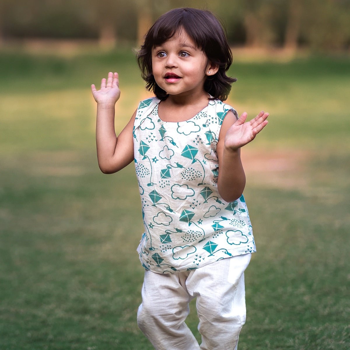 Kids Unisex Organic Cotton Patang Print Teal Jhabla Top and White Pants – Kids Daywear Sets on Brown Living™. SKU: PAT - TELWHT - JHBPJ - 03. Img 2.