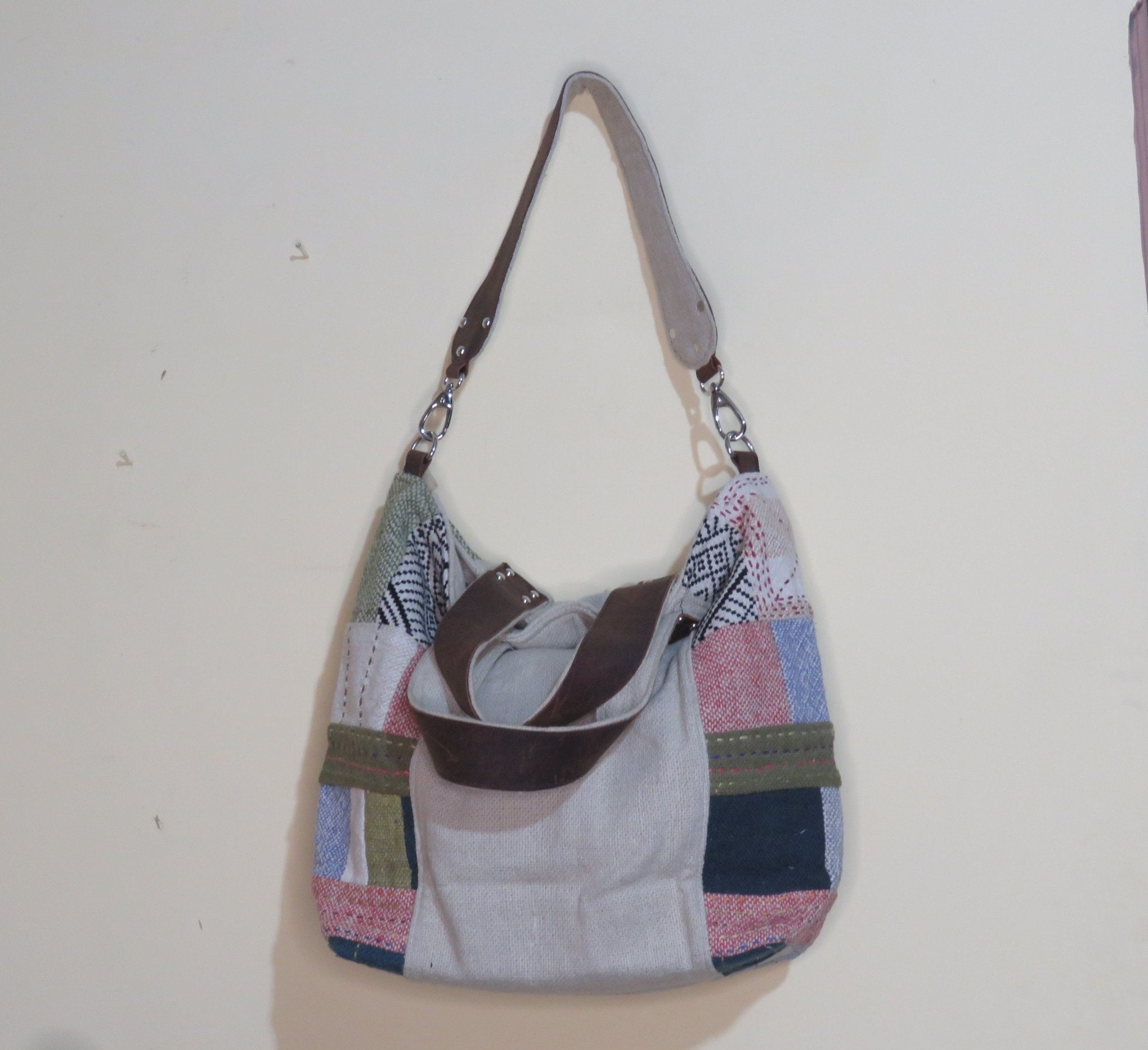 Linen Cotton Hobo Bag with Upcycled Details – Handbags on Brown Living™. SKU: KRBL03. Img 4.