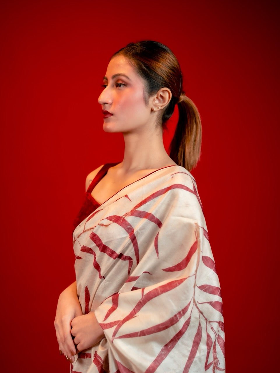 Manjistha Silk Sari – Handwoven Traditional Pure Silk Sari – Womens Saree on Brown Living™. SKU: sarimanji. Img 3.