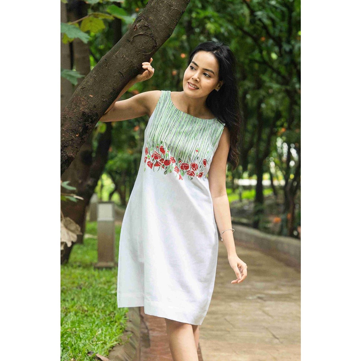 Meher Pearl White Shift Linen Blend Dress With Hand Painting – Womens Dress on Brown Living™. SKU: HD1002XSN. Img 4.