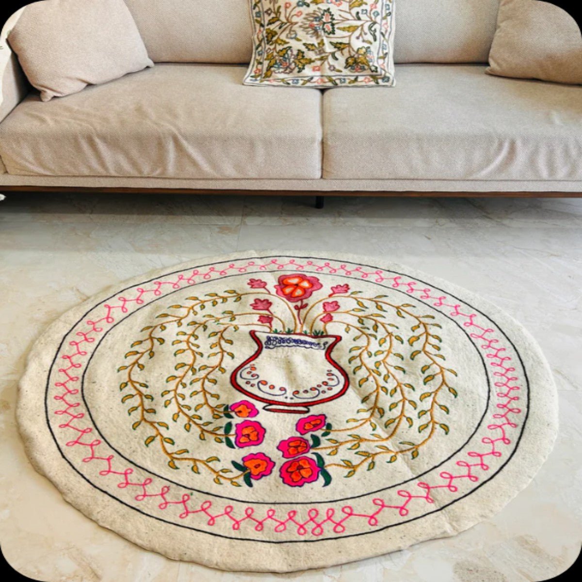 Namda Round Rug | 4 inch – Mats & Rugs on Brown Living™. SKU: b0_rug_0154. Img 7.