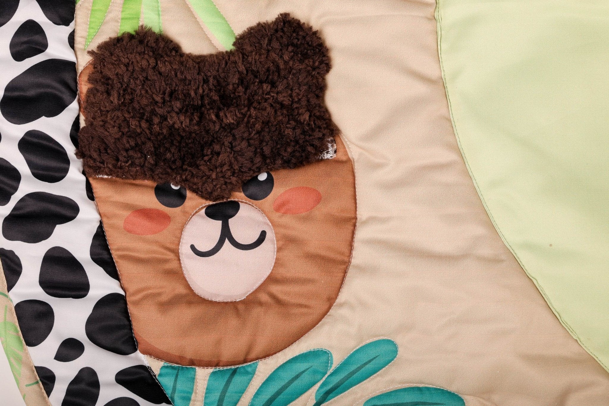 Newborn Sensory Round Playmat Jungle Theme Baby Play Mat – Play Mats on Brown Living™. SKU: NSPJUN. Img 4.