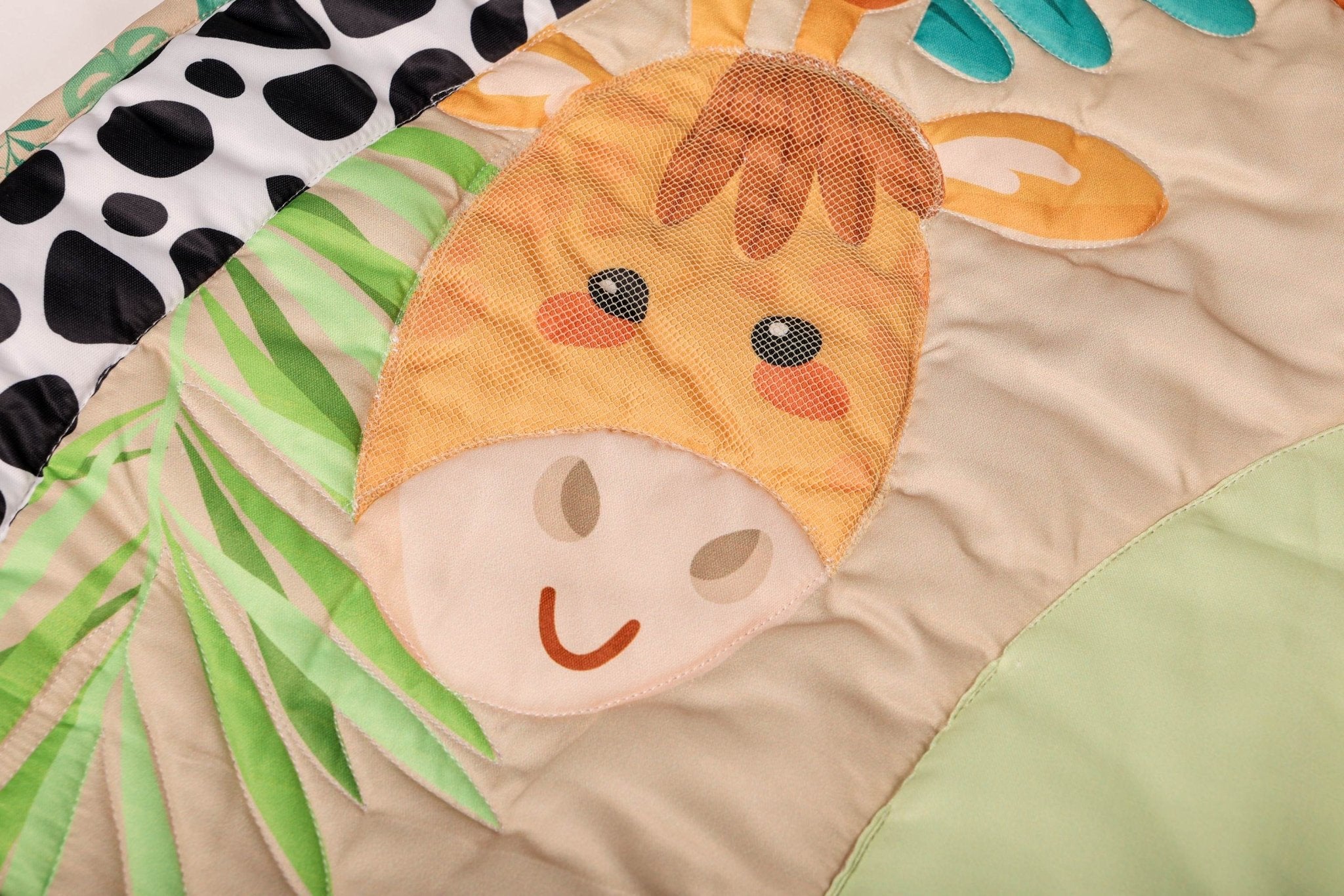 Newborn Sensory Round Playmat Jungle Theme Baby Play Mat – Play Mats on Brown Living™. SKU: NSPJUN. Img 5.