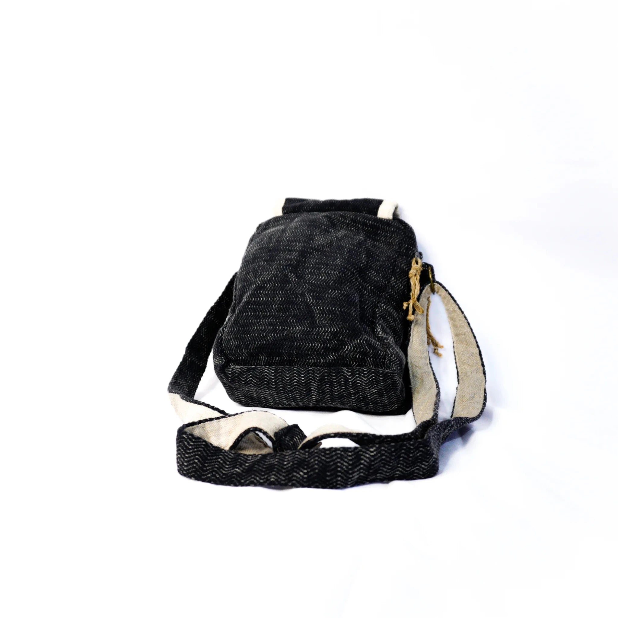 OG Berg 2.0 Crossbody Sling | Sustainable Everyday Sling Bag – Sling Bag on Brown Living™. SKU: OGSBGBG202. Img 6.
