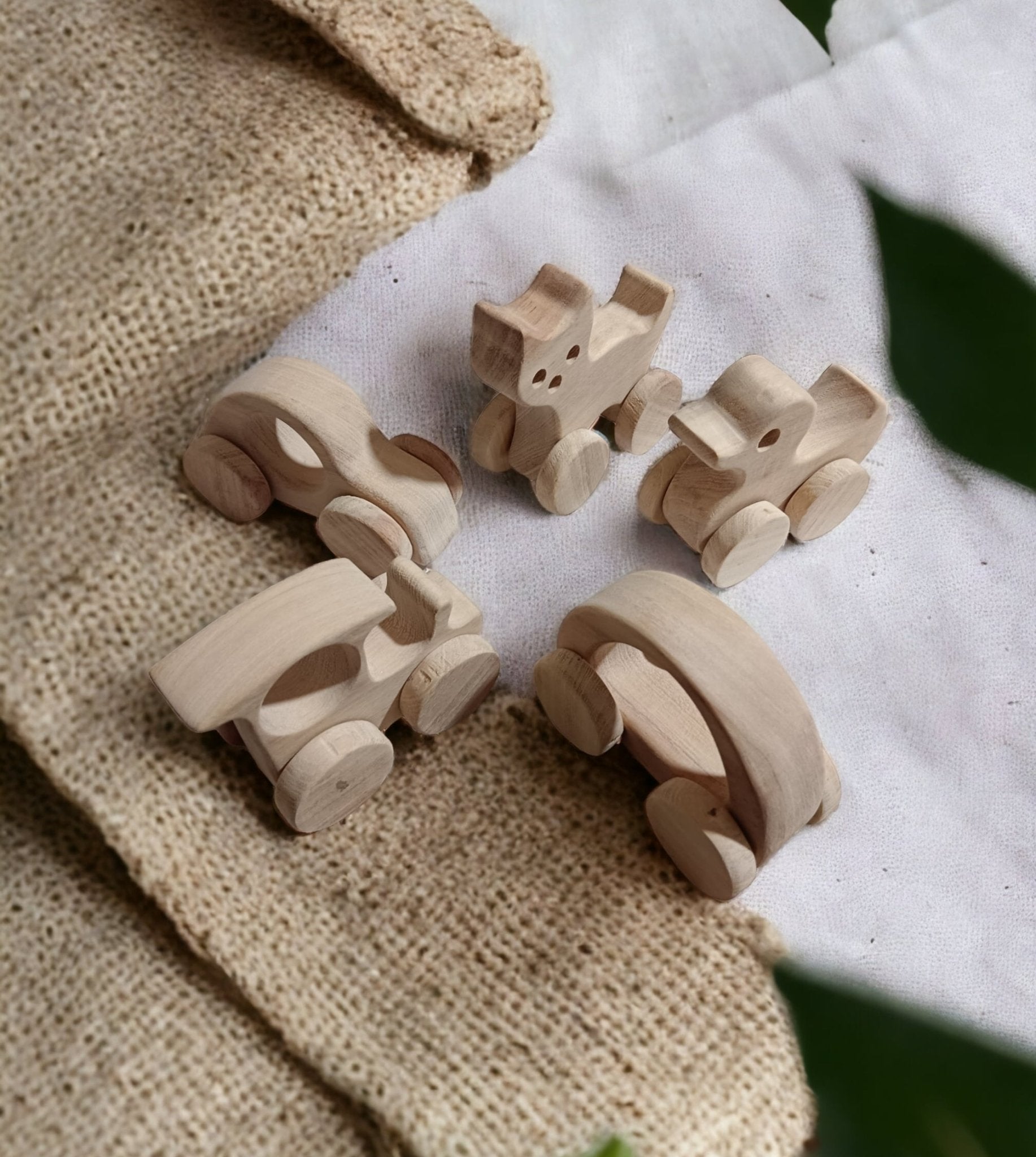 Pack Of 5 Unique Wheel Toys For Growing Toddlers – Toy Trains & Vehicles on Brown Living™. SKU: W_SET5. Img 3.