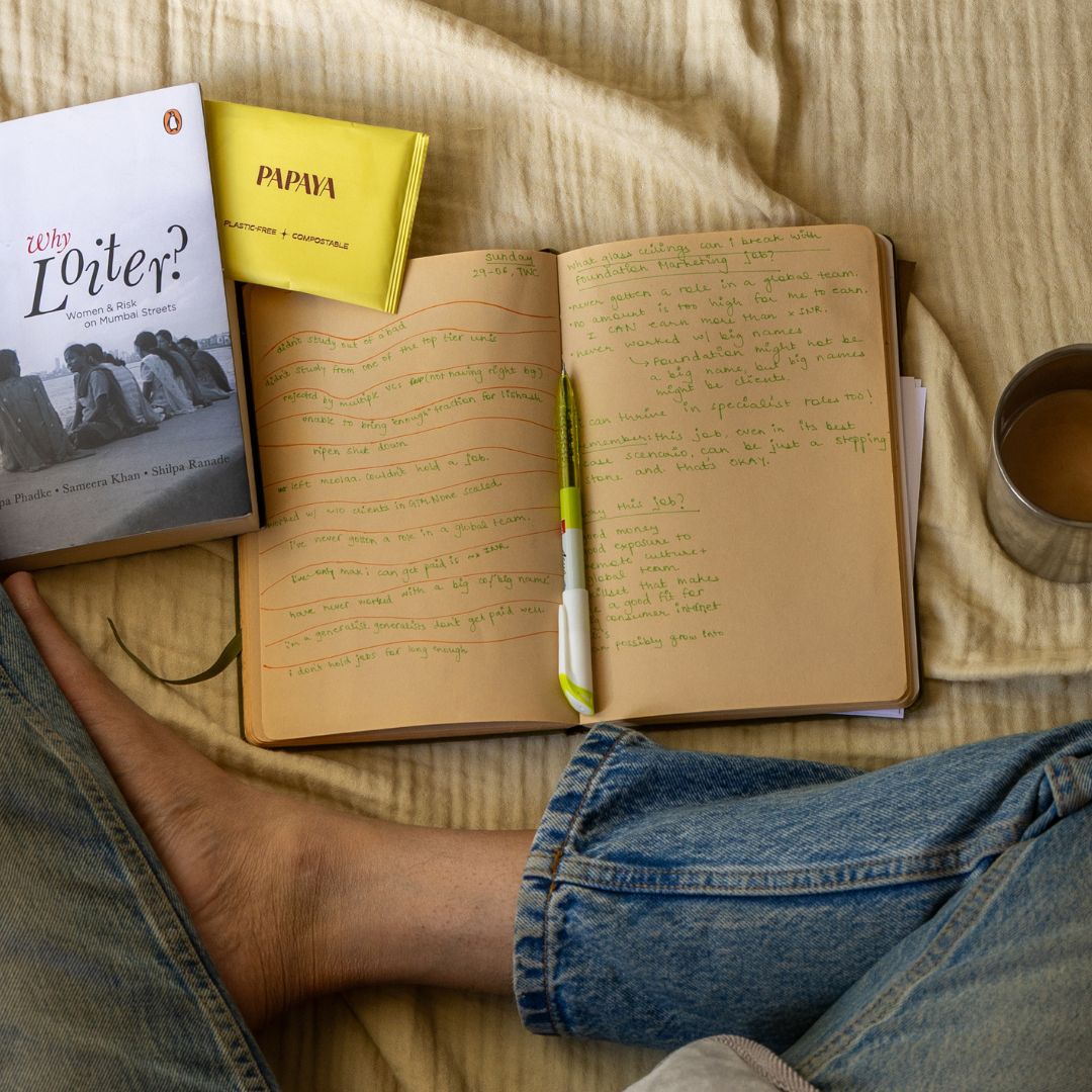 Papaya Light Flow Menstrual Pad Pack Of 36 | Soft & Comfortable – Sanitary Pad on Brown Living™. SKU: PPLF36. Img 3.