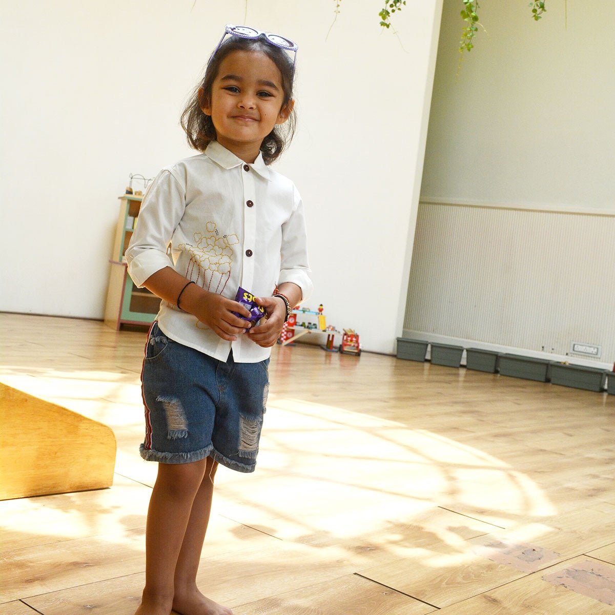 Popcorn Embroidered Unisex Organic Cotton Shirt - White – Kids Shirts on Brown Living™. SKU: NANFS001EMB012 - 18M. Img 6.