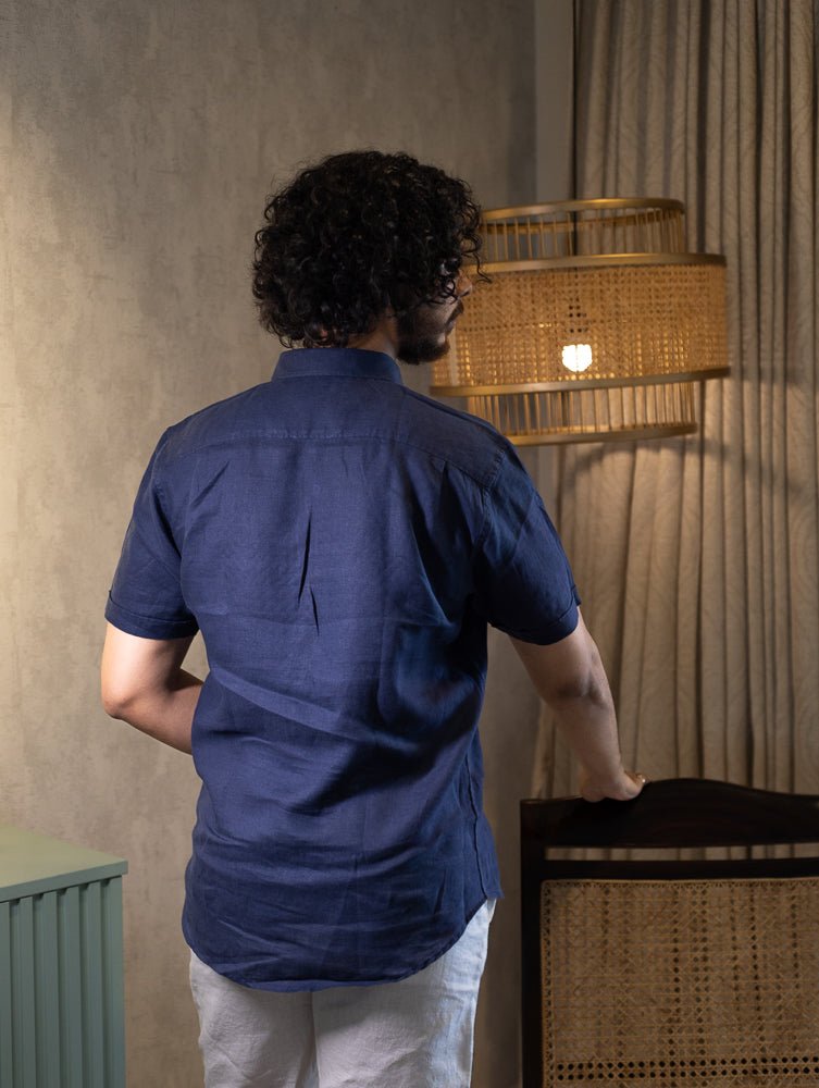 Pure Linen Short Sleeve Shirt Dark Blue Men's Wear – Mens Shirt on Brown Living™. SKU: ANTPLSSSBS. Img 2.
